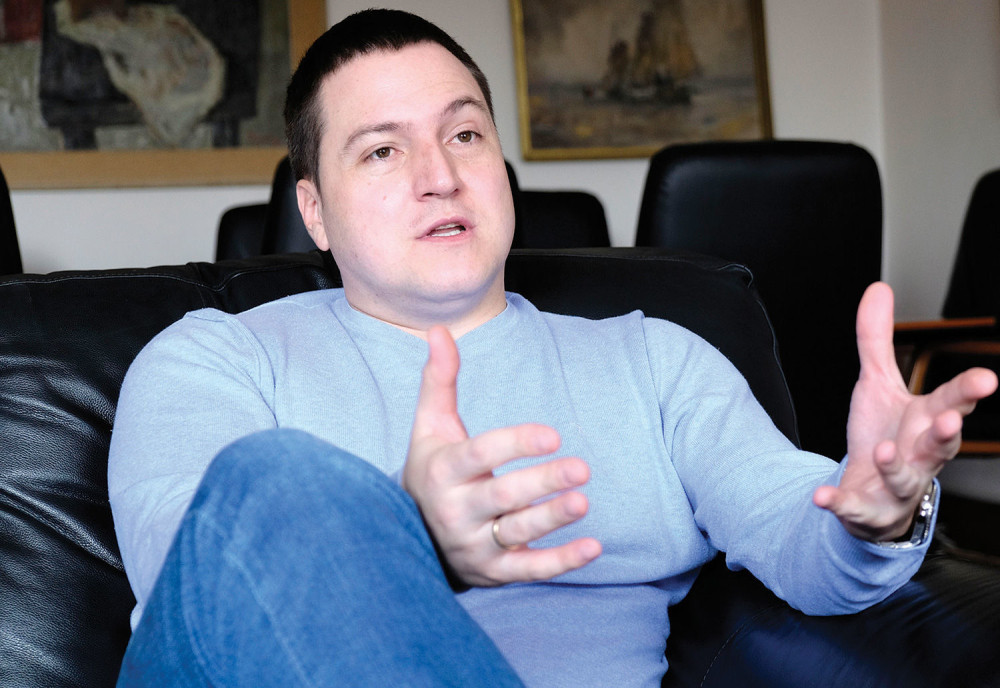 Šešelj je politički pajac!