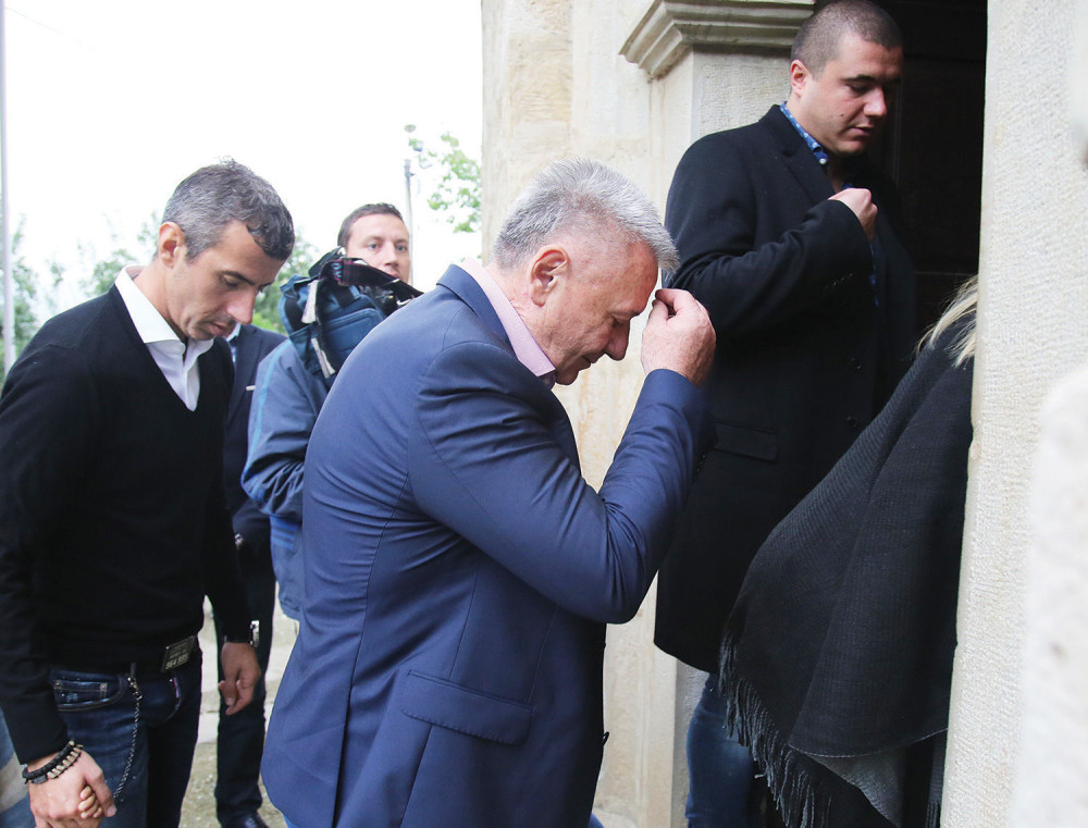 Veljo, nije ti Bog kriv za poplave!