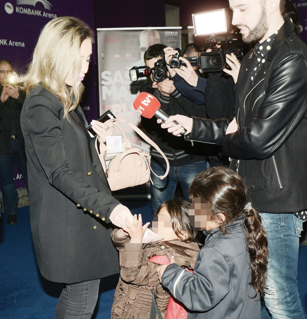 Maja častila prosjake hiljadarkama!