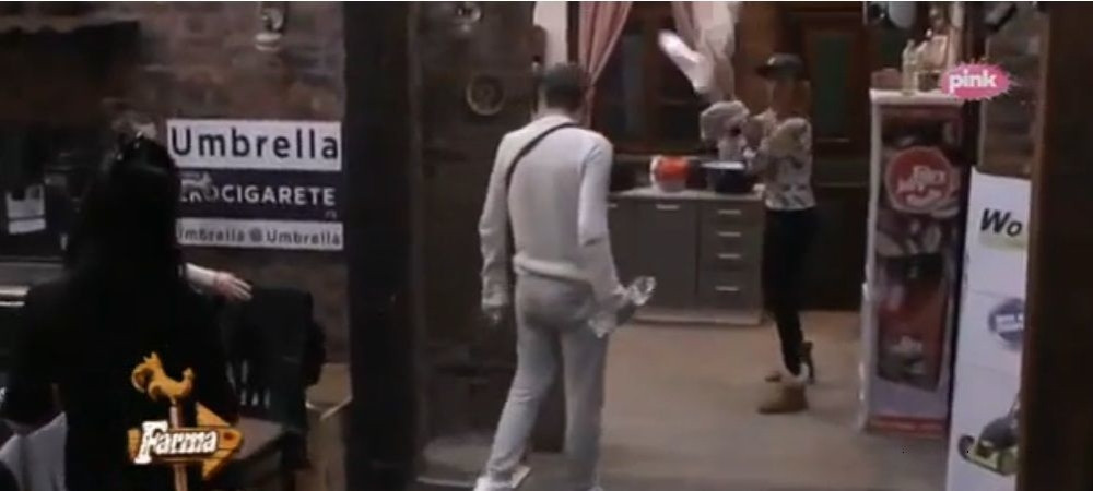 Mića nasrnuo na Kristinu (VIDEO)