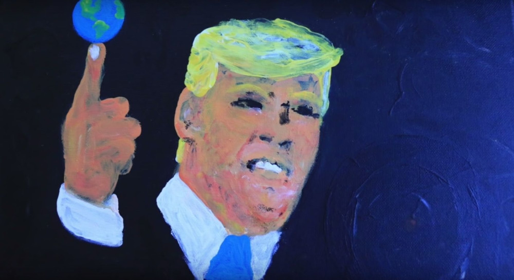 Grudima naslikala Trampov portret! (VIDEO)