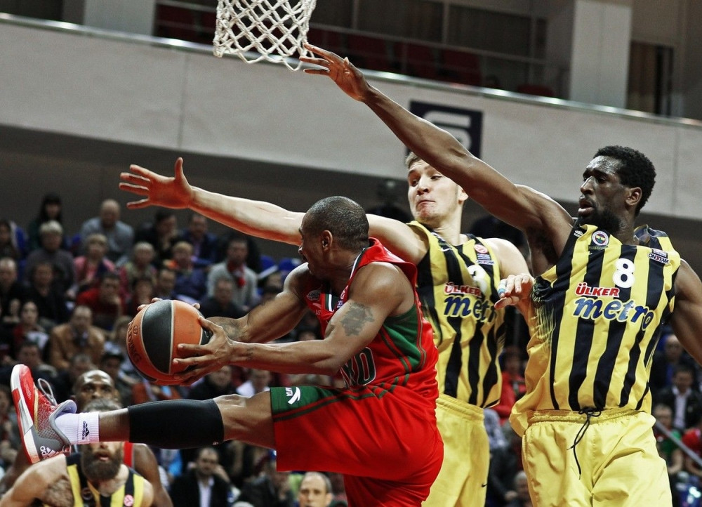 Fener smrt lepkom obmotao prvo mesto!