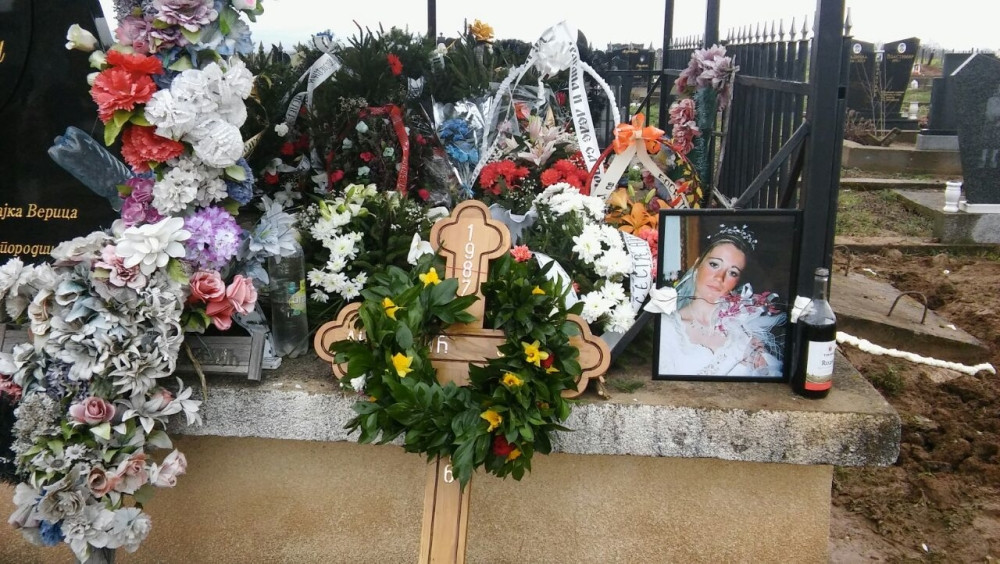 Sahranjena Jelena, žrtva policajca