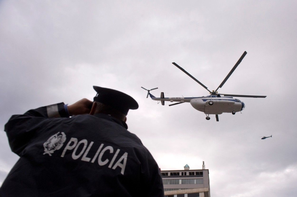 HAOS U TIRANI! - Maskirani ljudi pod vojnom opremom pucaju na policiju, oklopna vozila na ulicama, podignuti helikopteri, IMA MRTVIH! (FOTO/VIDEO)