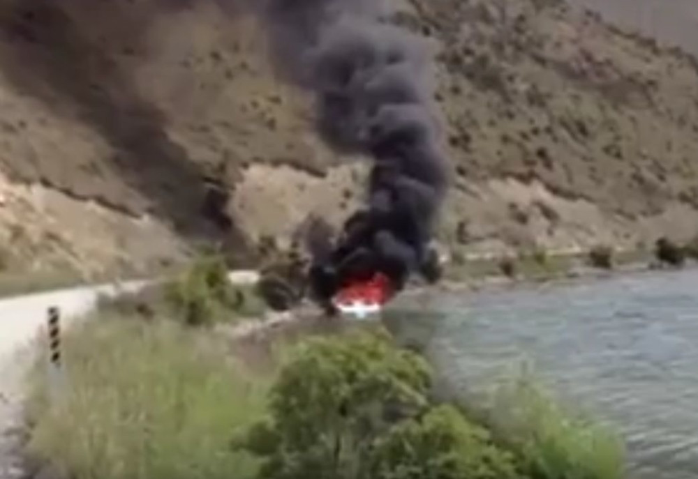 Ovakvo gašenje požara još niste videli! (VIDEO)