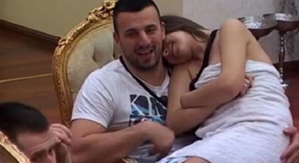 Maci sevnulo golo međunožje (FOTO)