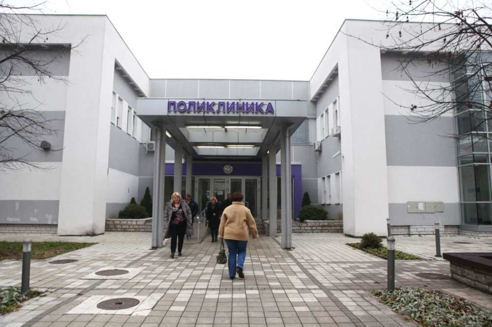 Vlada sad brine o četiri KBC