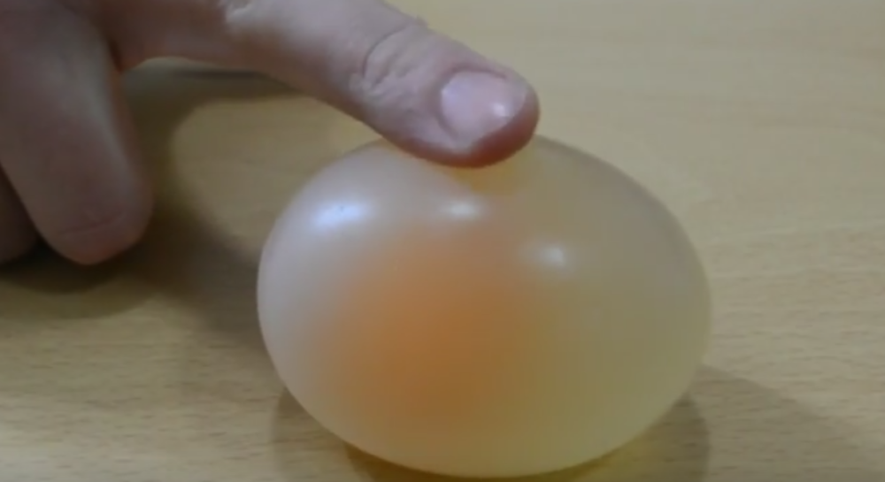 Evo kako jaje da pretvorite u lopticu skočicu! (VIDEO)