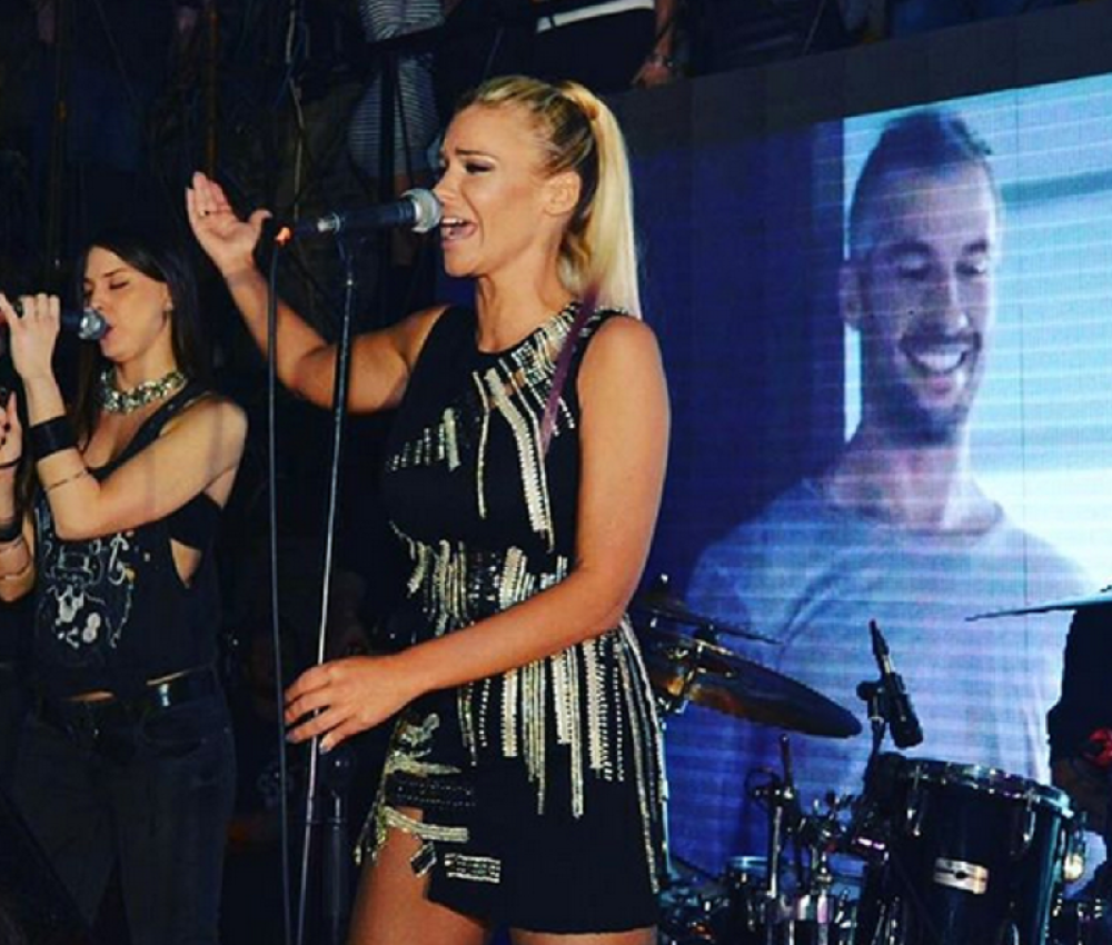 Bekvalčeva plakala na nastupu (VIDEO)