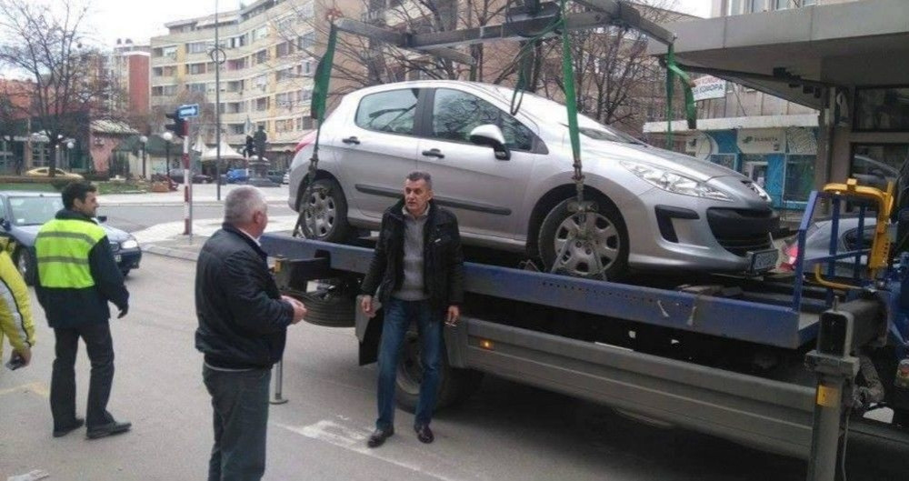 Gradonačelnik sam zvao pauka da mu odnese kola?!