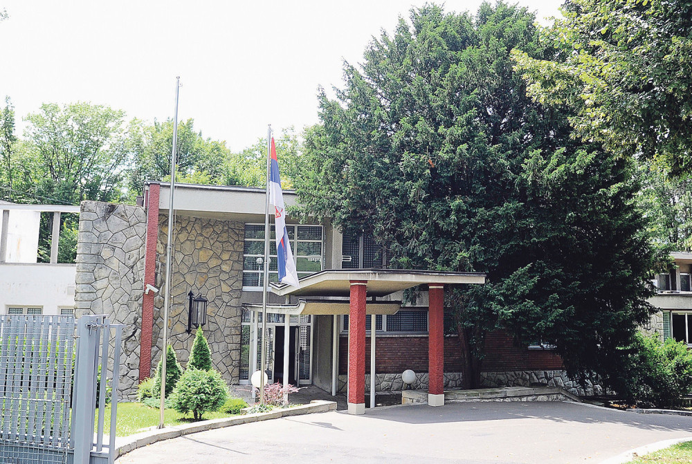 Za teniske terene i fontanu dajemo 3 miliona