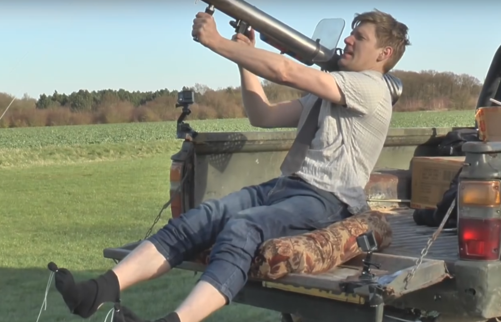 Evo kako vodoinstalater izuva čarape! (VIDEO)