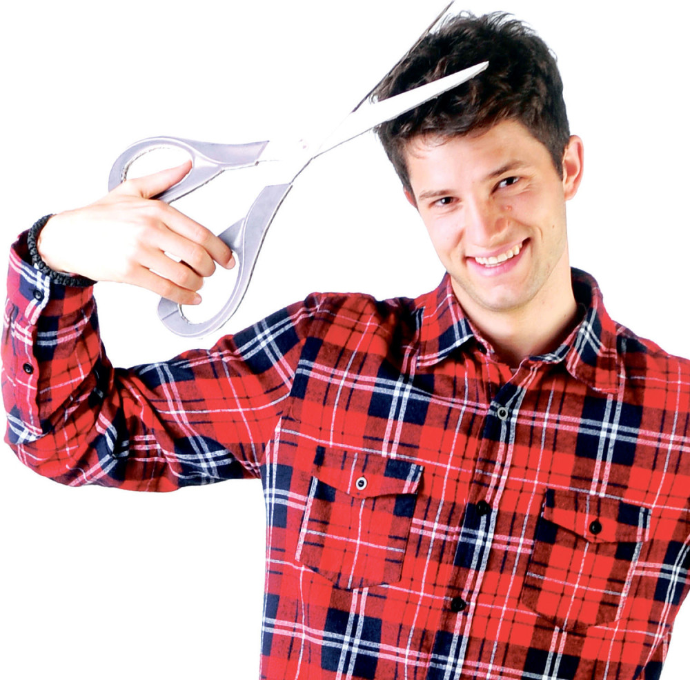 Kosović s makazama u nogama