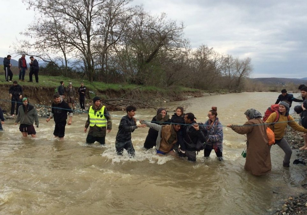Stotine migranata ušlo u Makedoniju (VIDEO)