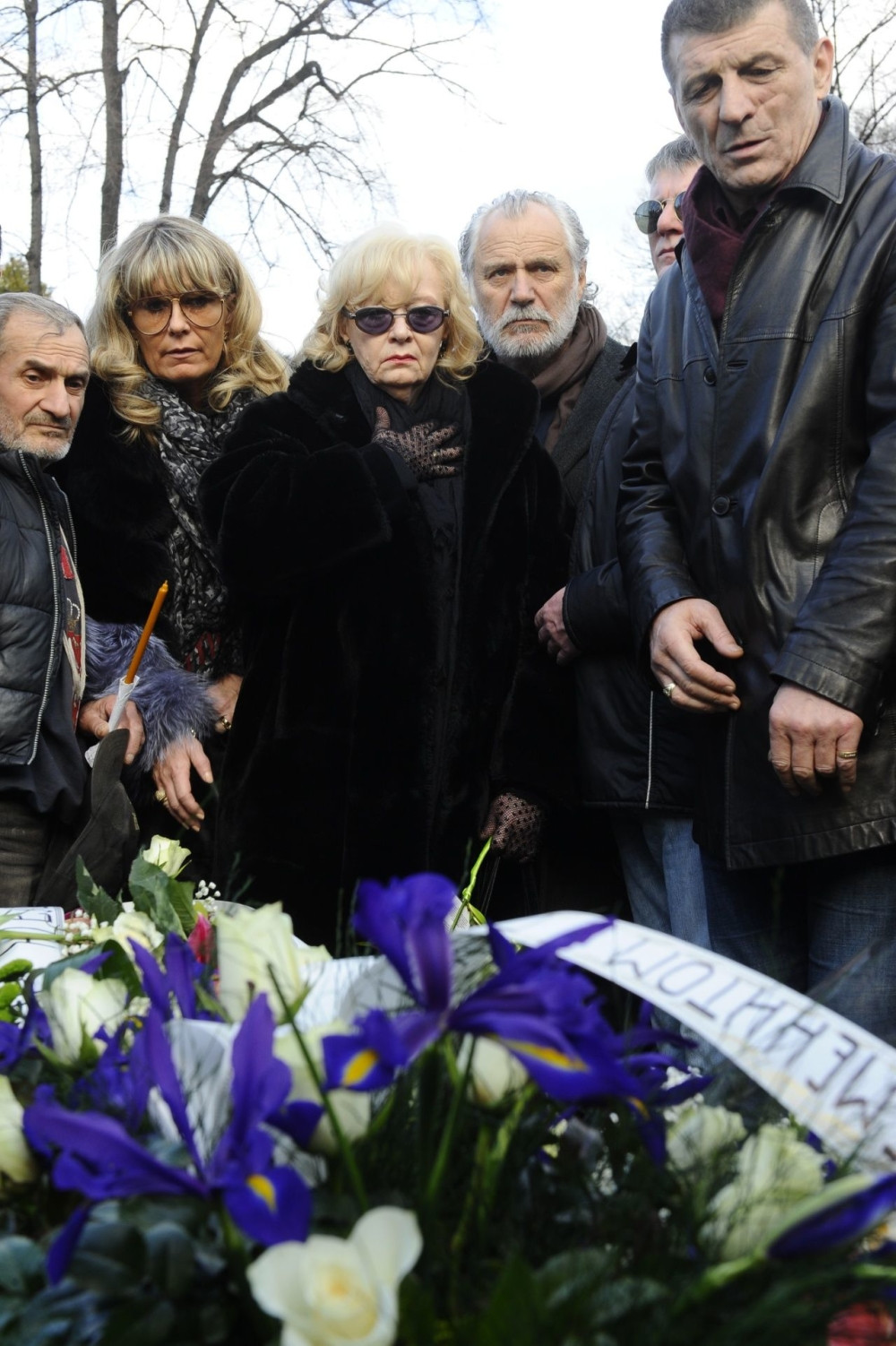 Sahranjen Dragan Nikolić (VIDEO)