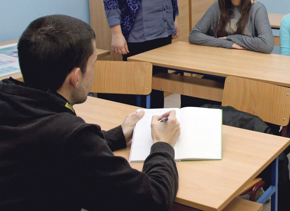 Napisao „Alahu akbar“ u pismenom zadatku