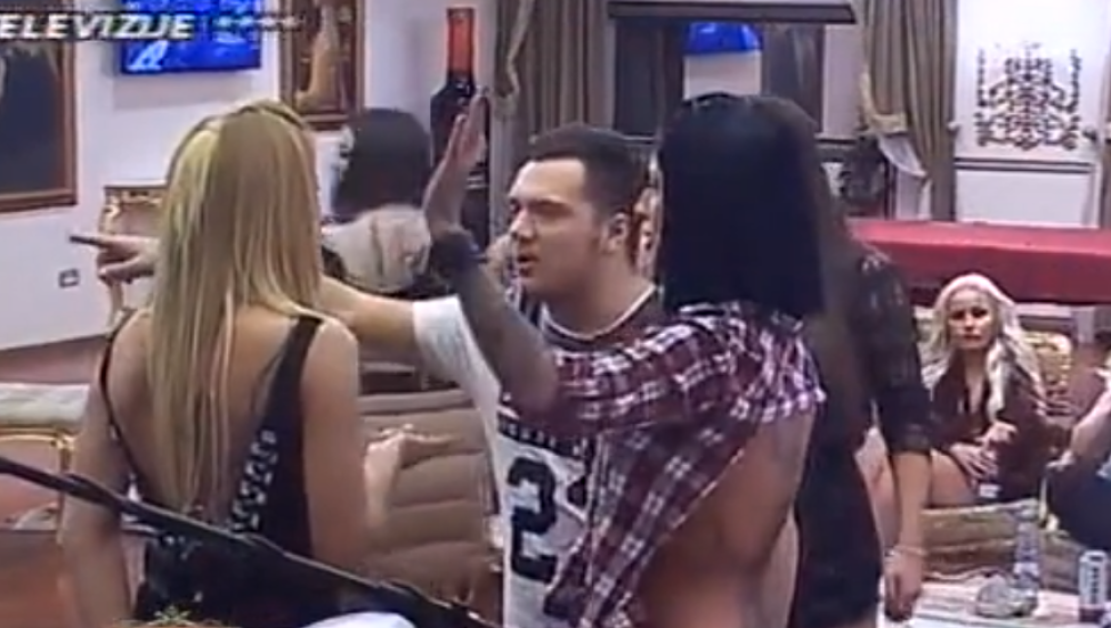 Gastoz i Krunićeva se drogirali u toaletu?! (VIDEO)