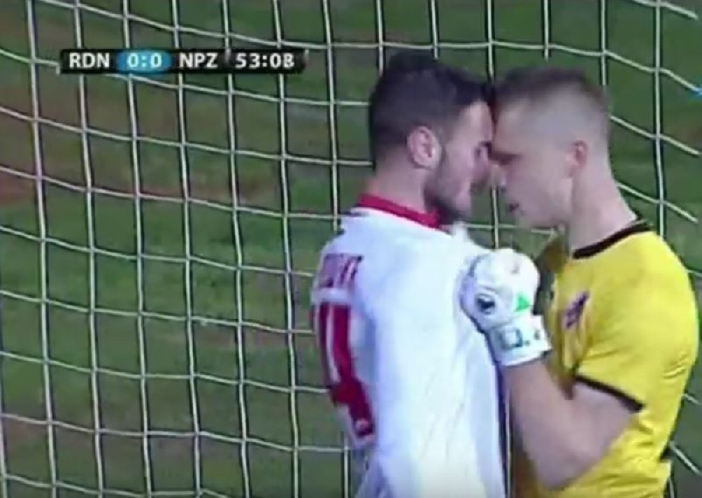 Golman Radničkog hteo da bije saigrača (VIDEO)