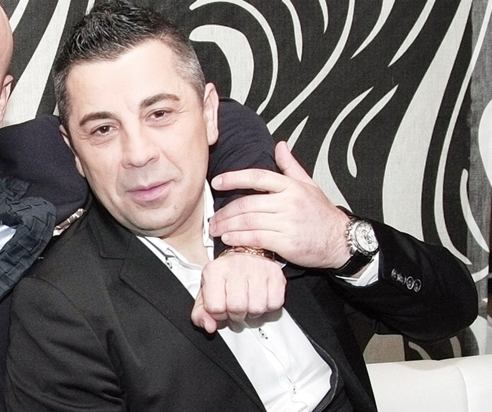 Popularni pevač prvi put progovorio o supruzi i deci pa otkrio šta je za njega najveća sreća (VIDEO)