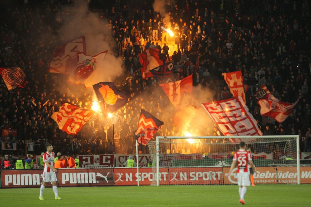 "Braća delija" napala navijače Dinama (VIDEO)