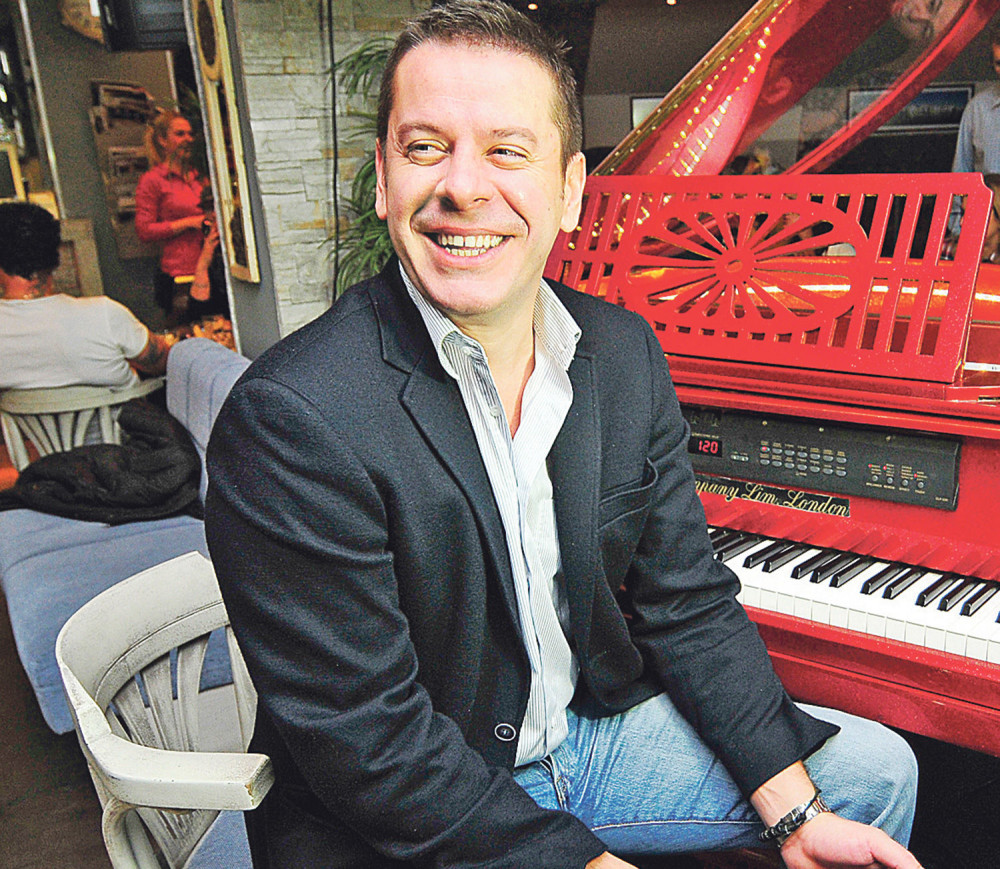 Georgiev čeka bebu, a muva igračicu!