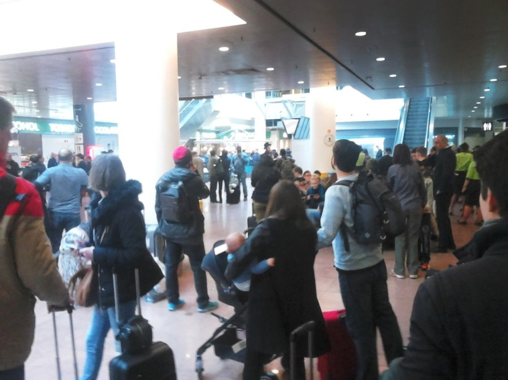 Hitno evakuisan aerodrom u Poljskoj