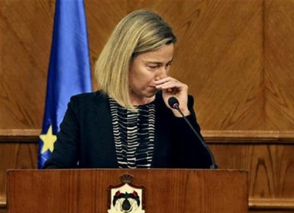 Mogerinijeva plakala na konferenciji (VIDEO)