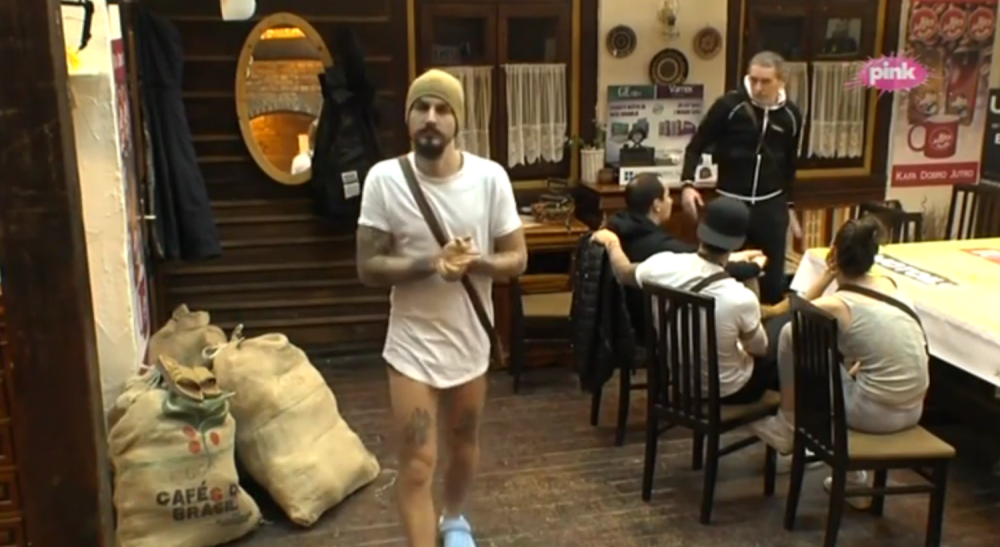 Crni se bacio na tajni zadatak! (VIDEO)