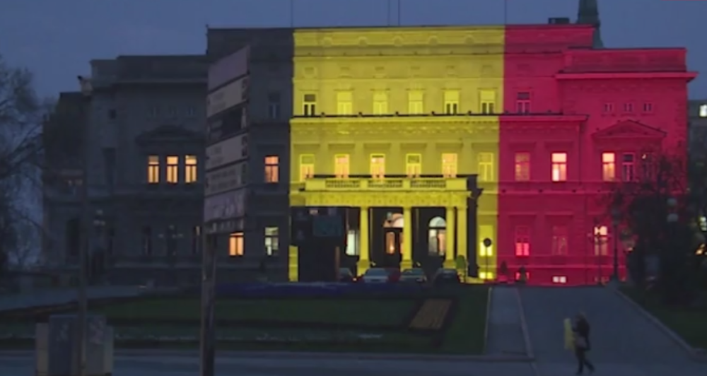 Most na Adi i Palata Albanija u bojama belgijske zastave (FOTO)