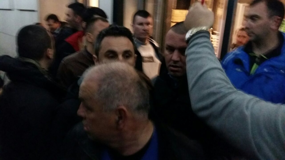 Umalo tuča na predaji lista