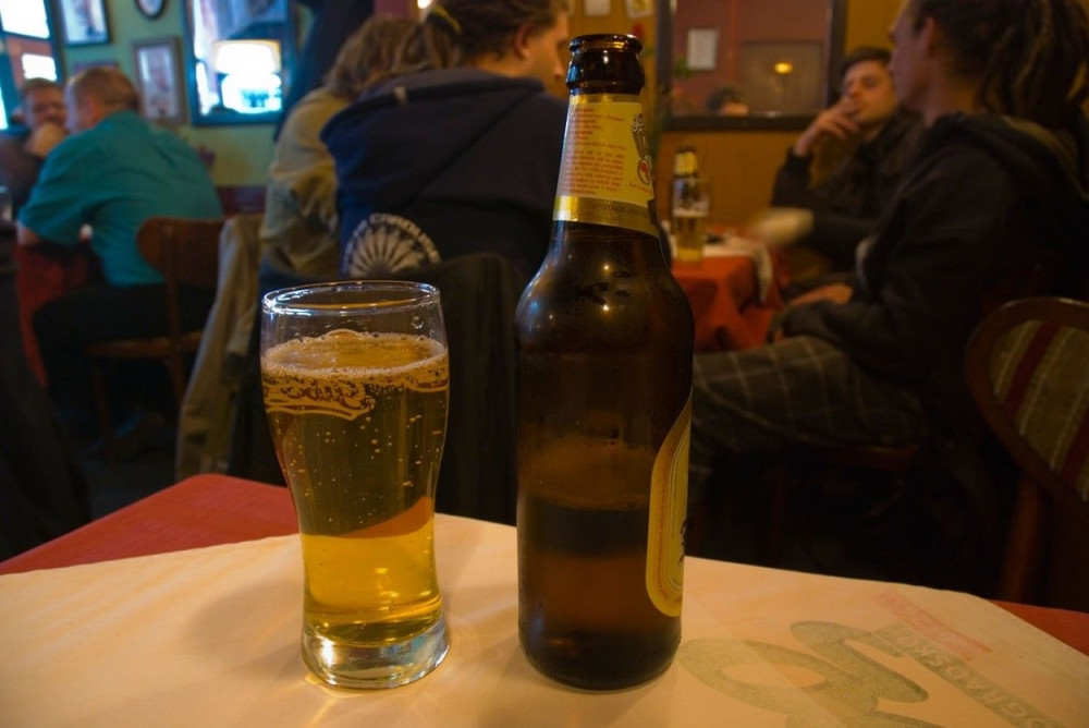 Branko u kafani pronašao dva miliona dinara, nećete verovati šta je uradio s novcem!