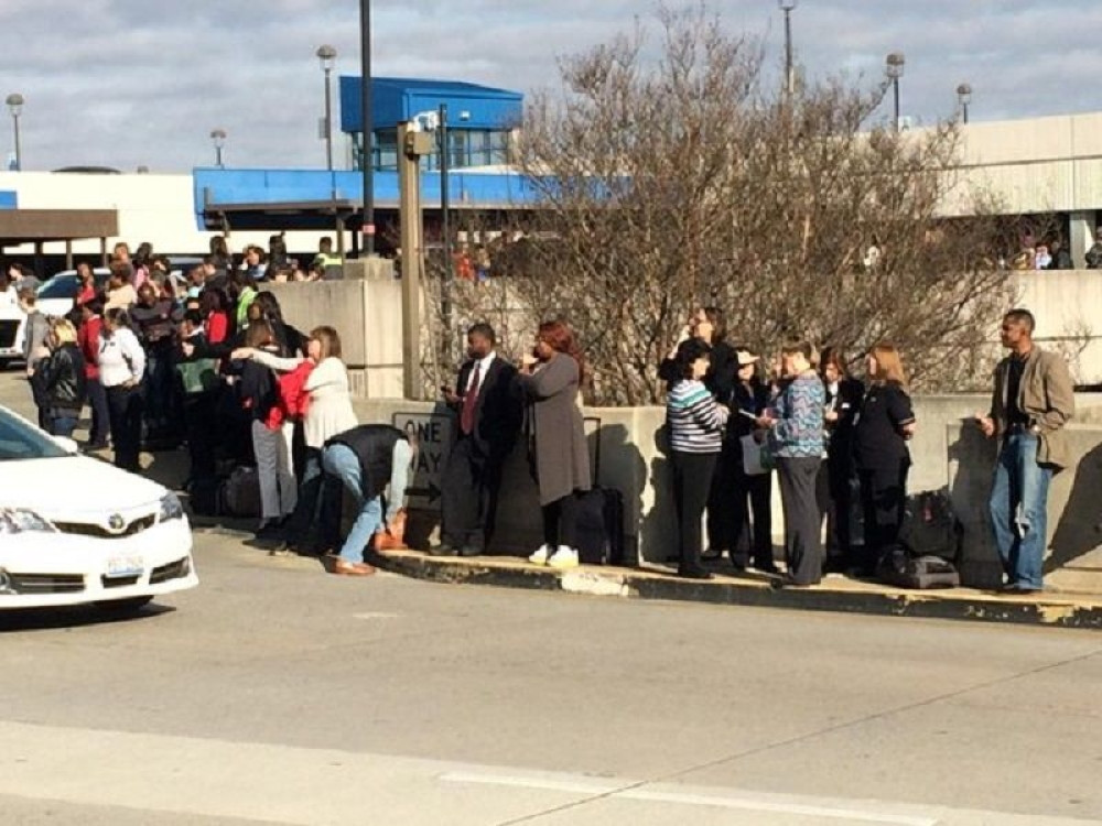 Zbog sumnjivog paketa evakuisali aerodrom