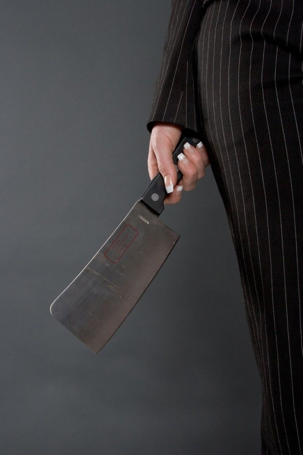 Satarom napali radnicu apoteke i opljačkali je, u svemu im pomagale devojke!