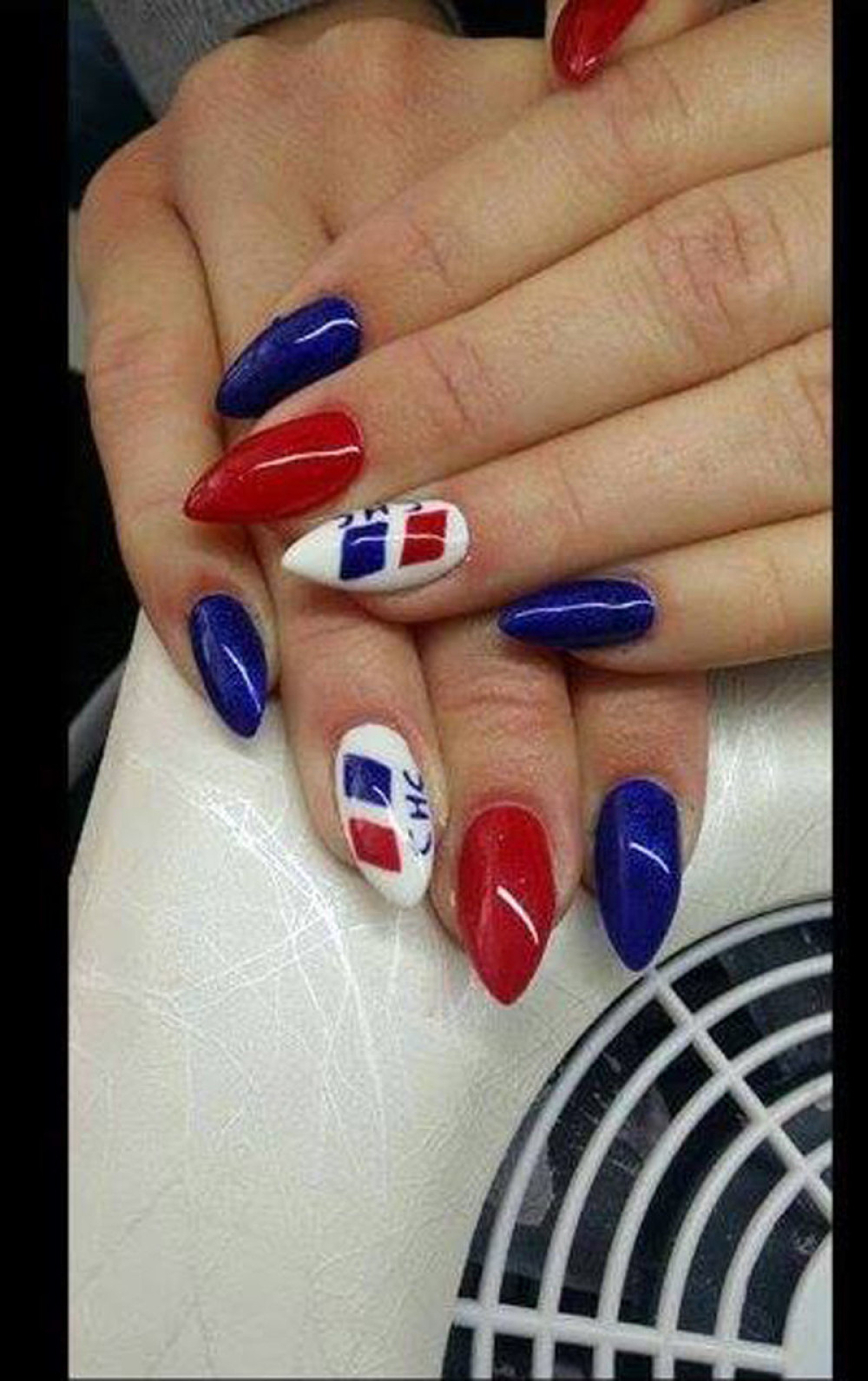 HIT~Nokti u bojama naprednjaka! (FOTO)