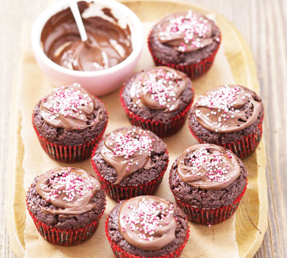 Ime mu govori sve! Recept za kapkejk punjen belom i crnom čokoladom!