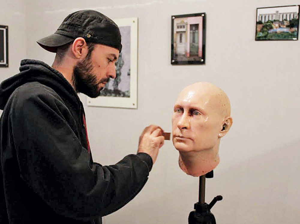 Najteže je bilo izvajati Putinovo lice!