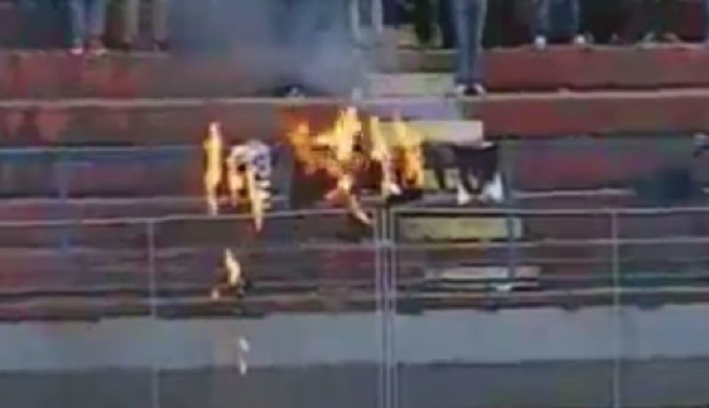 "Lešinari" bakljom pogodili fudbalera Partizana!