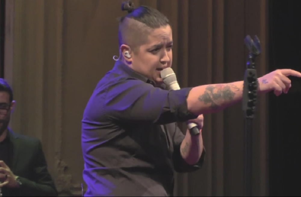 Marija: Ne penjite se na stolice u pozorištu smo! (VIDEO)