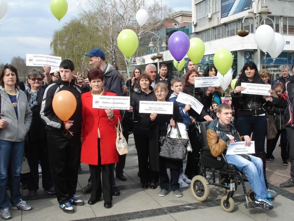 Roditelji traže prava kao i hranitelji (FOTO)