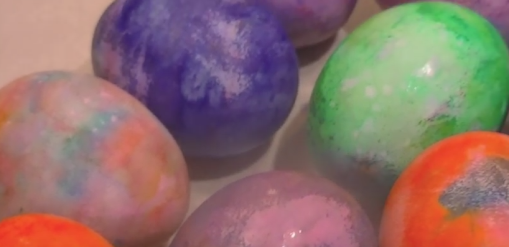 Ovako se dobijaju "mermerna" jaja (VIDEO)