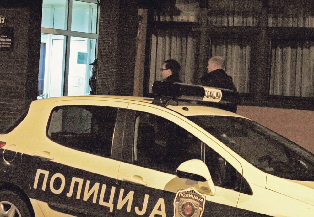 Demokrata završio u policiji