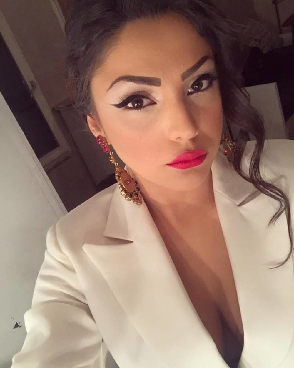 Nadice su se roditelji odrekli zbog ljubavi sa starijim?! On je završio u zatvoru, a evo šta se dogodilo sa pevačicom