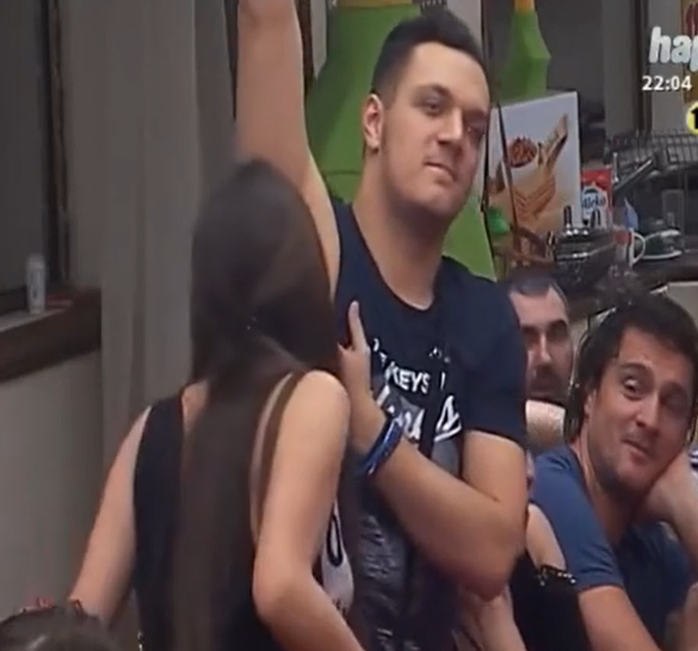 Zorica poljubila Gastoza ispod pazuha! (VIDEO)