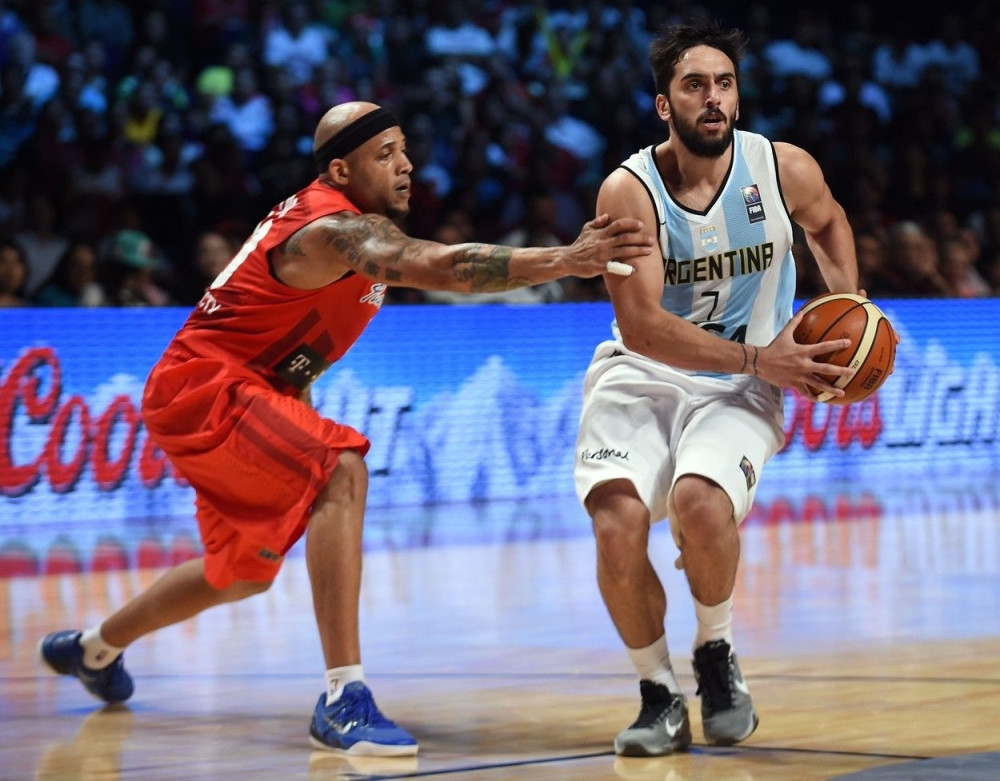 Potez sezone košarkaškog Ronaldinja (VIDEO)