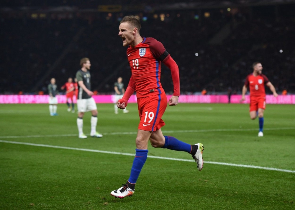 Crkao mu telefon od silnih čestitki!