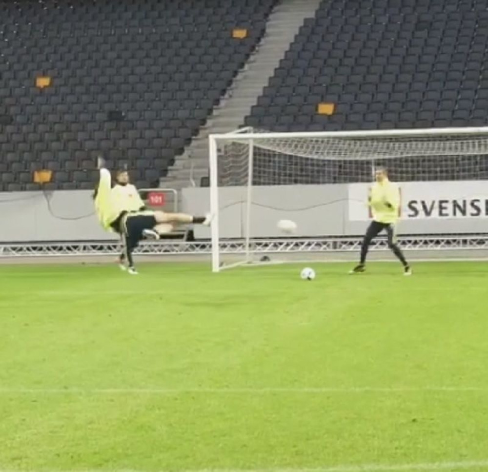 Zlatanova magija na treningu Švedske (VIDEO)