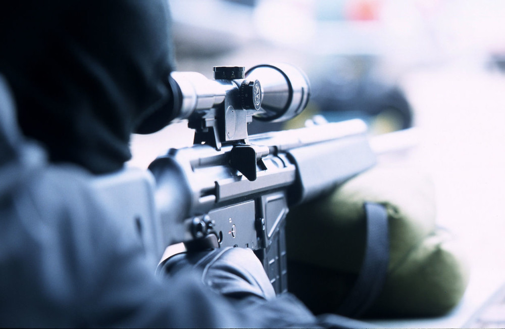 Snajperisti obezbeđuju "Sen Deni"!