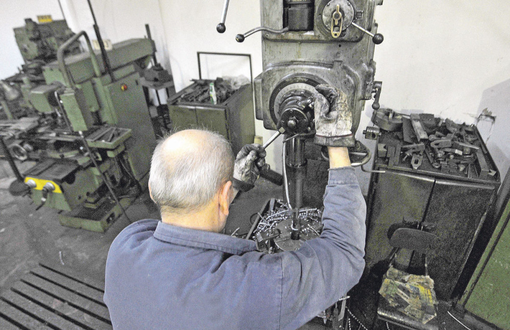 Između Palanke i Surčina razlika u plati 50.000