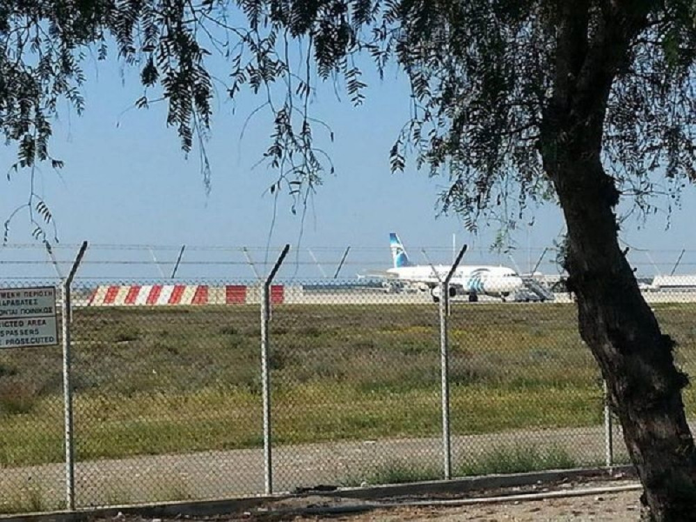 Supruga otmičara aviona besna!