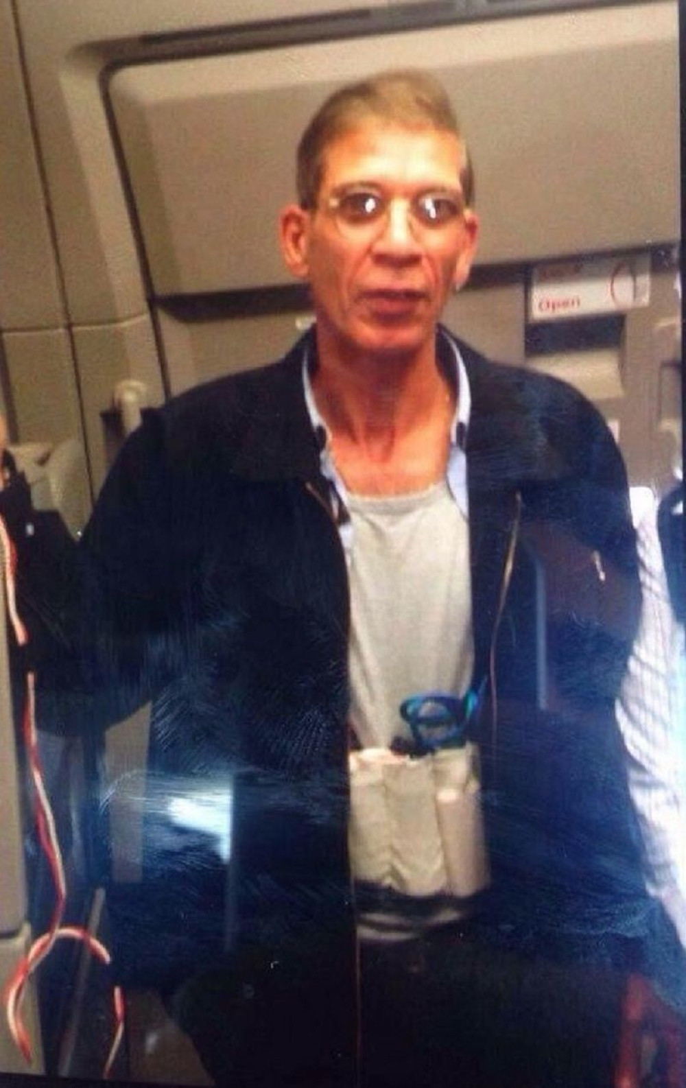 Mustafa je opasan, tukao nas je